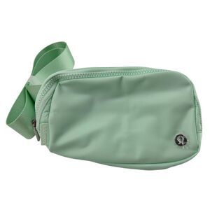Lululemon Everywhere Belt Bag 1L Mint Green Silver NWT